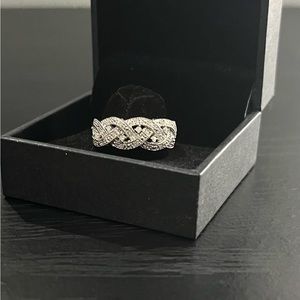 Women’s 1/8 carat T.W. Sterling silver and diamond bridal ring